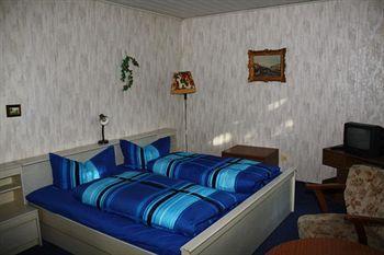 Pension Check In Hotel Guestrow Exterior photo