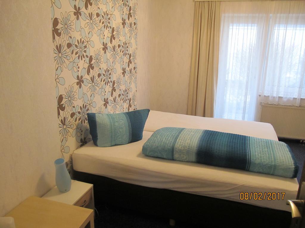 Pension Check In Hotel Guestrow Exterior photo